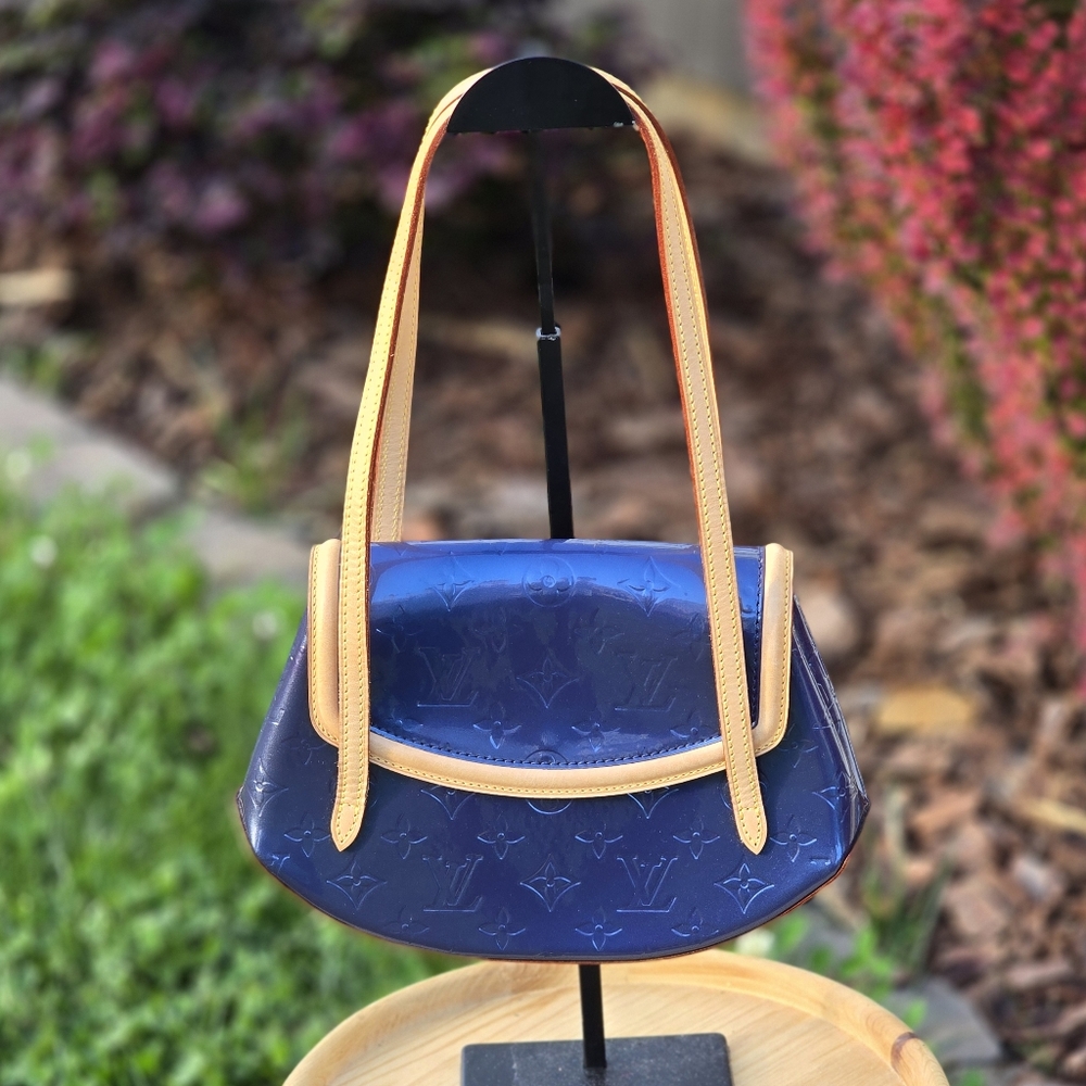 Louis Vuitton Biscayne Bay PM Monogram Vernis Shoulder Bag